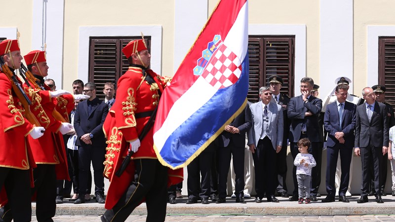 Čestitka predsjednika Vlade u povodu Dana oružanih snaga i Dana Hrvatske kopnene vojske 